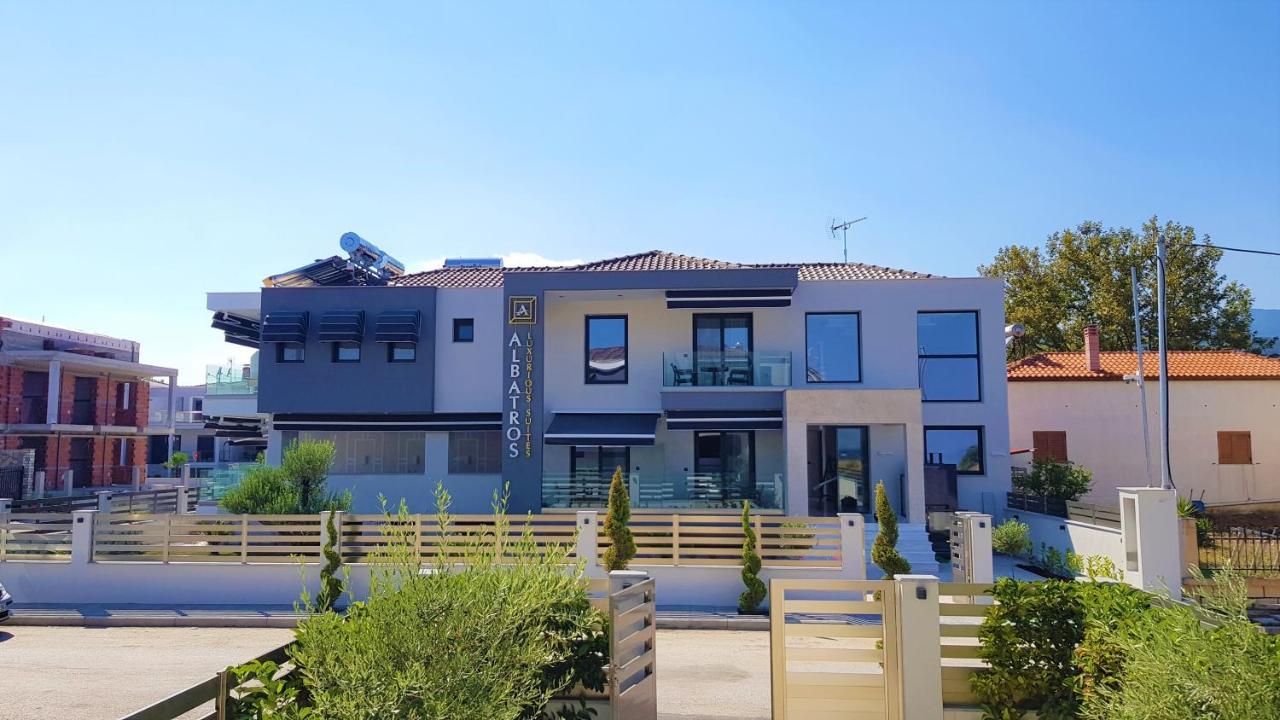 Albatros Luxury Apartment Nea Vrasna